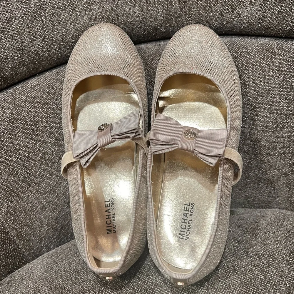 Michael Kors Roverdale girls ballerinas size 3‎